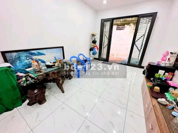 Bán nhà riêng dân xây tại Đức Giang, DT 50m² x 4 tầng, giá nhỉnh 3 tỷ. Tiểu cảnh sân vườn 0987883182