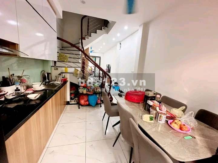 Bán nhà riêng dân xây tại Đức Giang, DT 50m² x 4 tầng, giá nhỉnh 3 tỷ. Tiểu cảnh sân vườn 0987883182
