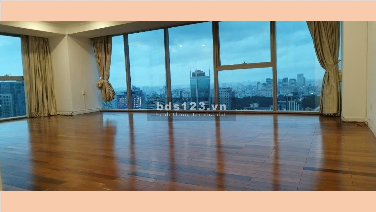 Cho thuê Penthouse cao cấp 3PN 297m2 tại Vincom Đồng Khởi view đẹp giá 110tr/tháng.