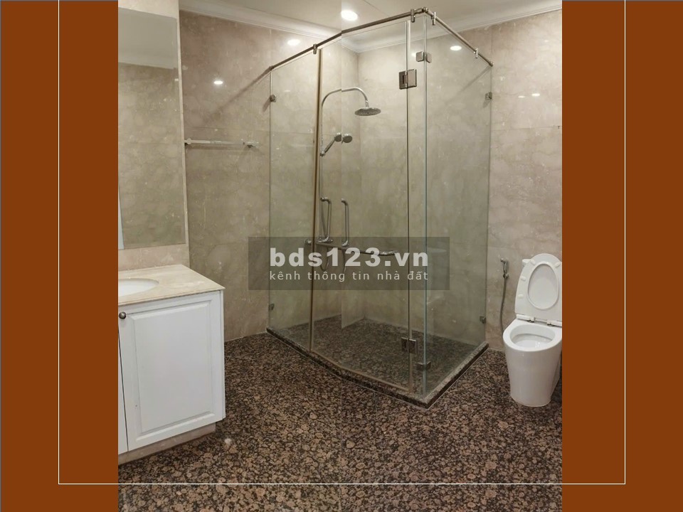 Cho thuê Penthouse cao cấp 3PN 297m2 tại Vincom Đồng Khởi view đẹp giá 110tr/tháng.