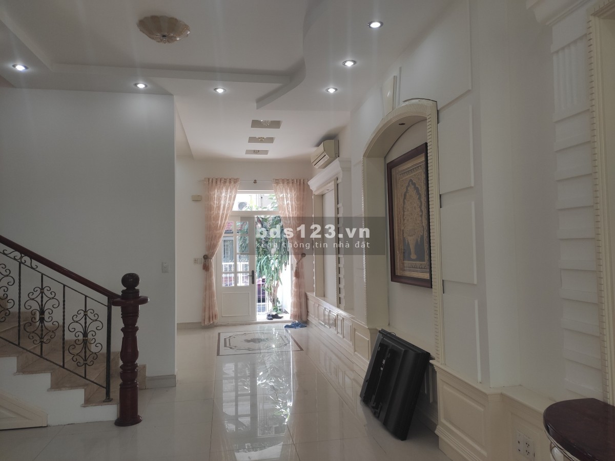 Cho thuê nhà đẹp Quận 7 Phú Mỹ Hưng 7m*19m giá 36tr/tháng (Xem hình)