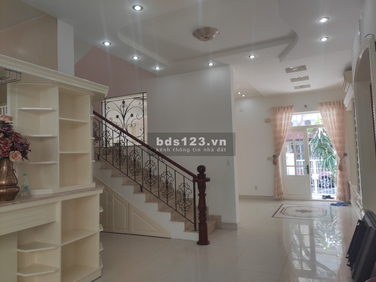 Cho thuê nhà đẹp Quận 7 Phú Mỹ Hưng 7m*19m giá 36tr/tháng (Xem hình)