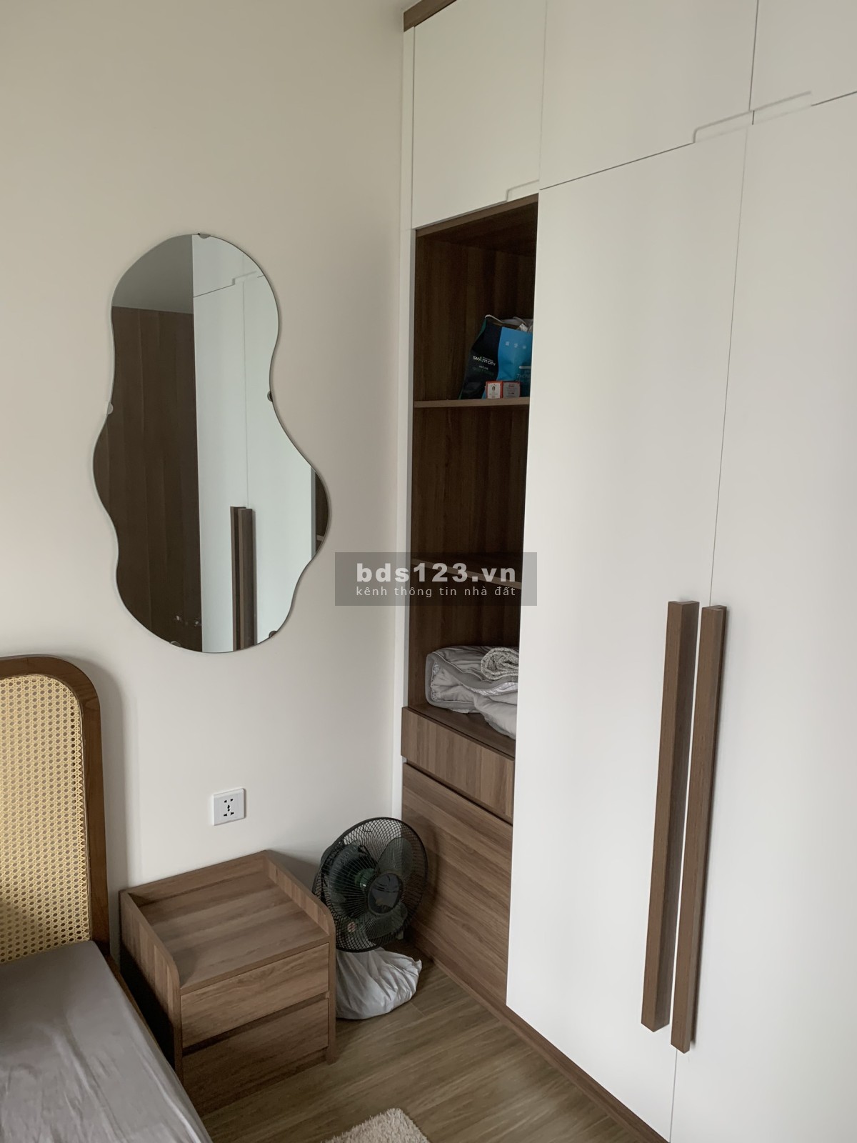 Chuyển nhượng gấp 2N1WC full đồ đẹp 54m², 2,4 tỷ thu về tòa GS3 Vinhomes Smart City
