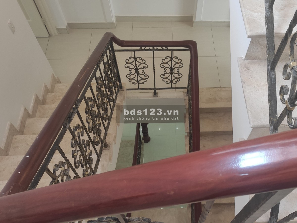 Cho thuê nhà đẹp Quận 7 Phú Mỹ Hưng 7m*19m giá 36tr/tháng (Xem hình)