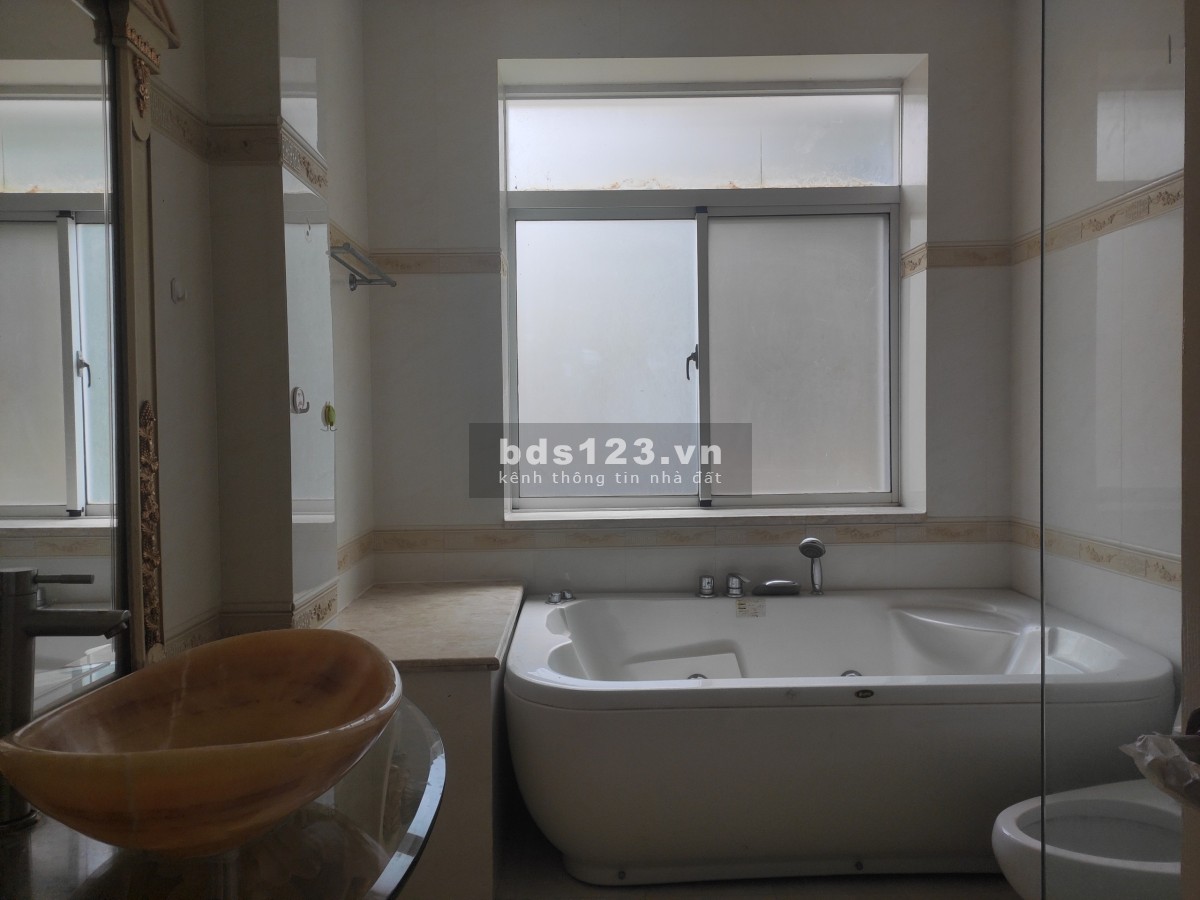 Cho thuê nhà đẹp Quận 7 Phú Mỹ Hưng 7m*19m giá 36tr/tháng (Xem hình)