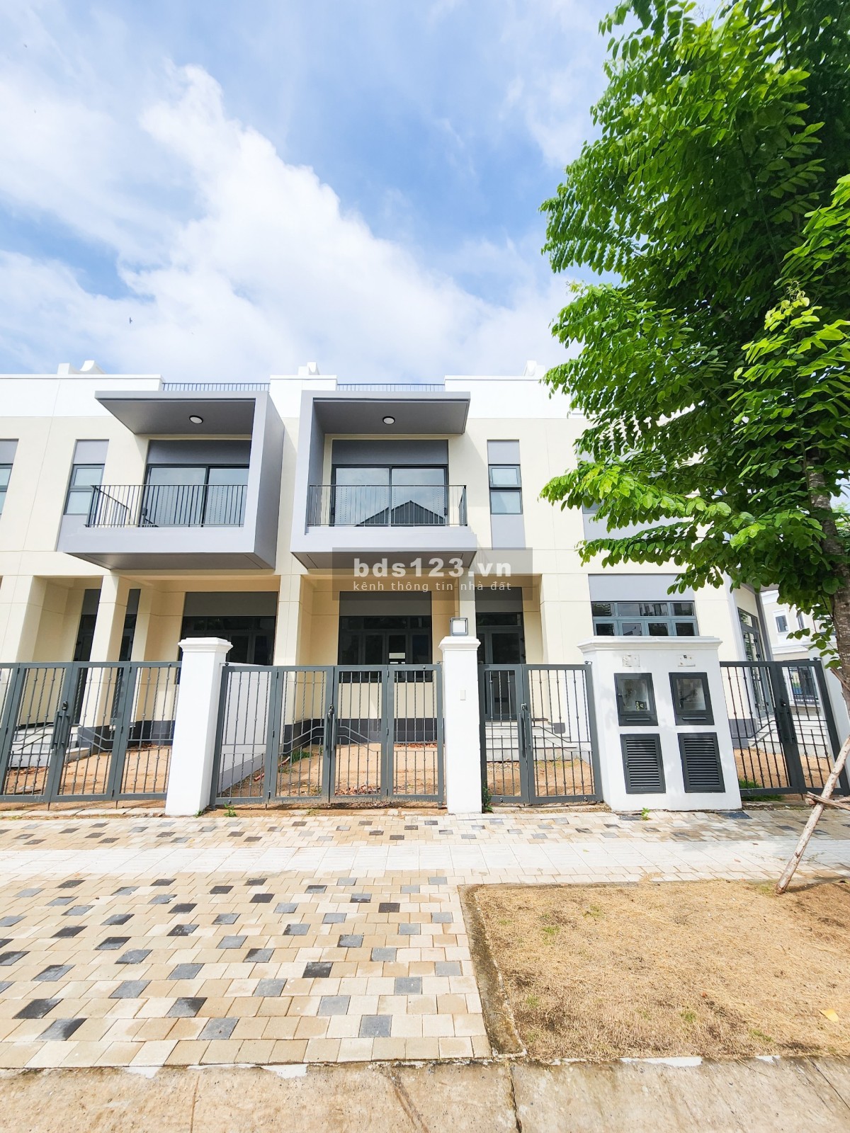 Chính chủ bán, nhận nhà ngay, Ký HĐMB, hướng Đông Bắc, giá 6,6 tỷ VAT, xem nhà thực tế trong ngày
