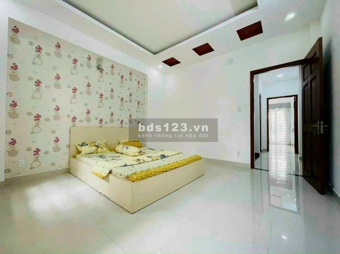 Gấp bán nhà 3 lầu Cây Trâm 4x16m HXH thông giá 5.7 tỷ SHR.