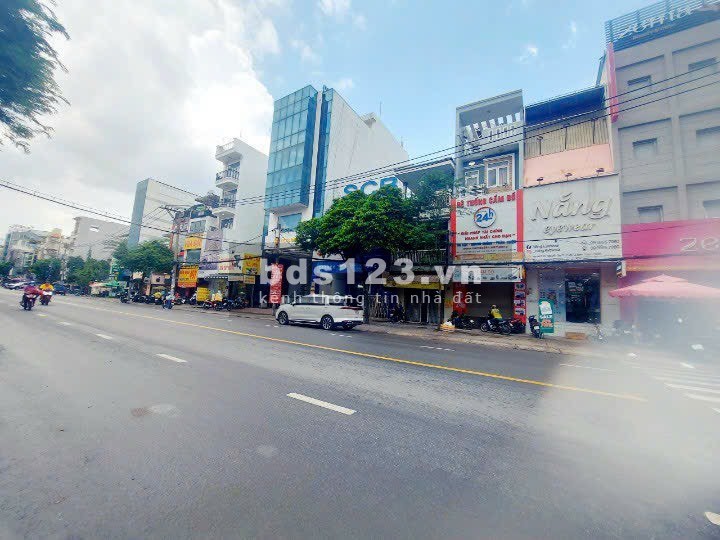 Cho thuê mặt bằng nhà mặt tiền Nguyễn Gia Trí ( D2 ) - Quận Bình Thạnh - Diện tích 90m2