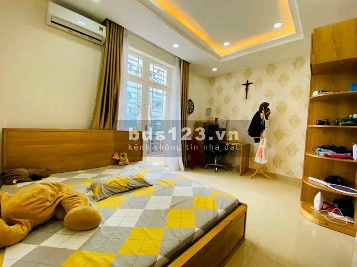 Chính chủ bán nhà 2pn ở Hoàng Văn Thụ, sát bên Hoàng Văn Thụ