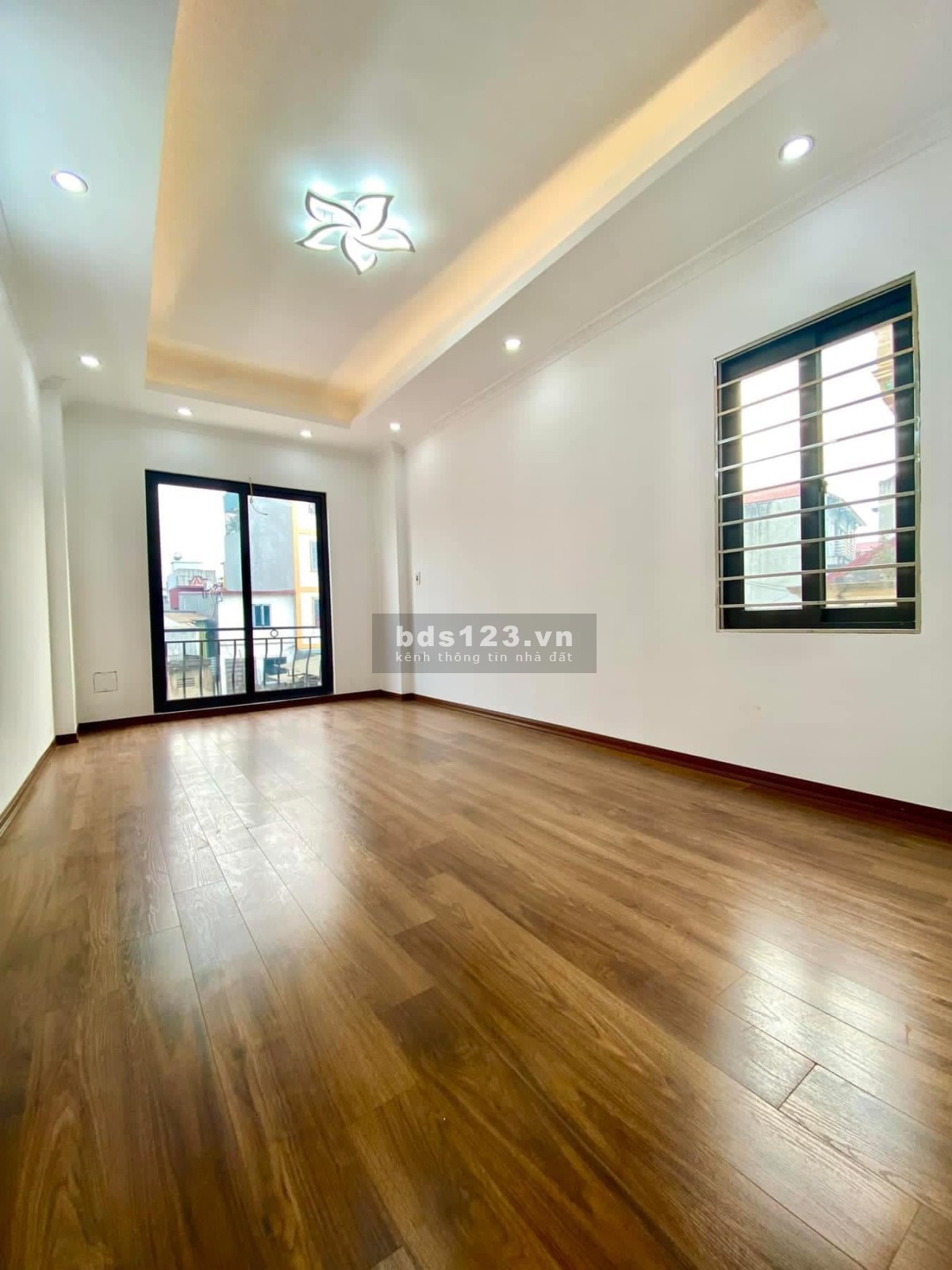 Nhà 4 tầng tại Yên Nghĩa Hà Đông cách trục đường QL6 50m, gần ngay bến xe Yên Nghĩa
