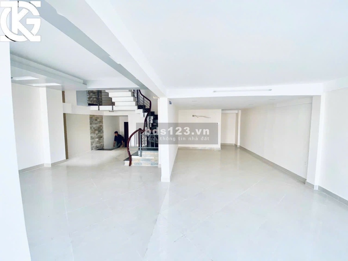 Hot mặt bằng góc Phổ Quang, Quận Tân Bình - DT 150m2 - Giá giảm sâu 50 triệu/ tháng