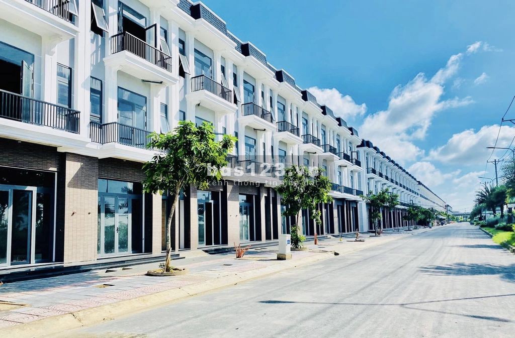Hot 35 suất nội bộ đất nền sổ đỏ riêng ngay KCN Hựu Thạnh, Lương Hoà Bình Chánh giá chỉ 379 triệu