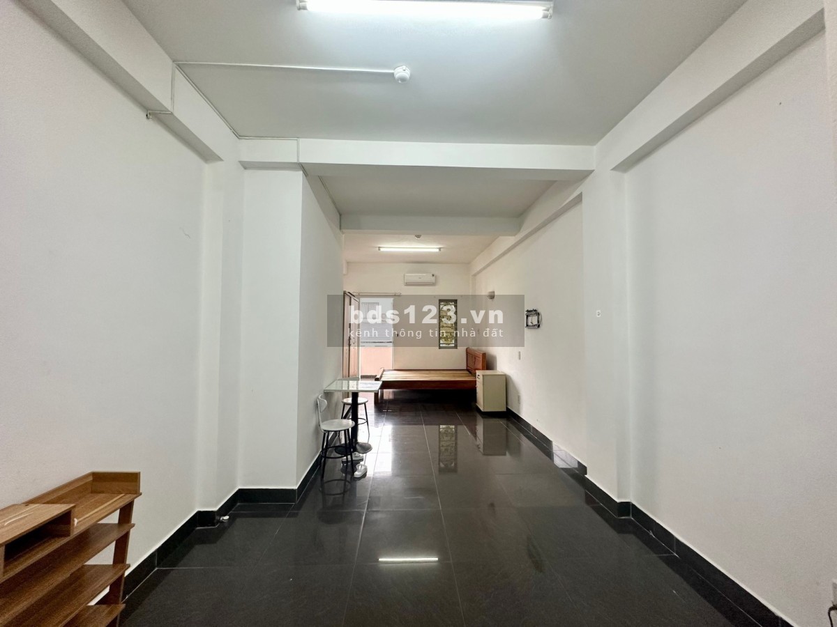 Căn hộ rẻ nhất Bình Thạnh 50 m2 có thể ngăn được 2 phòng ngủ, bếp, WC