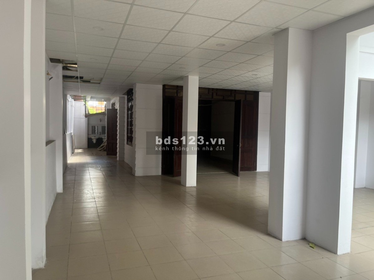 Cho thuê mặt bằng 150m2, mặt tiền Khu Kiều Đàm, giá 23 Triệu