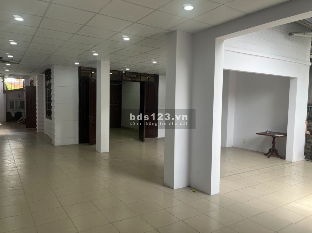 Cho thuê mặt bằng 150m2, mặt tiền Khu Kiều Đàm, giá 23 Triệu