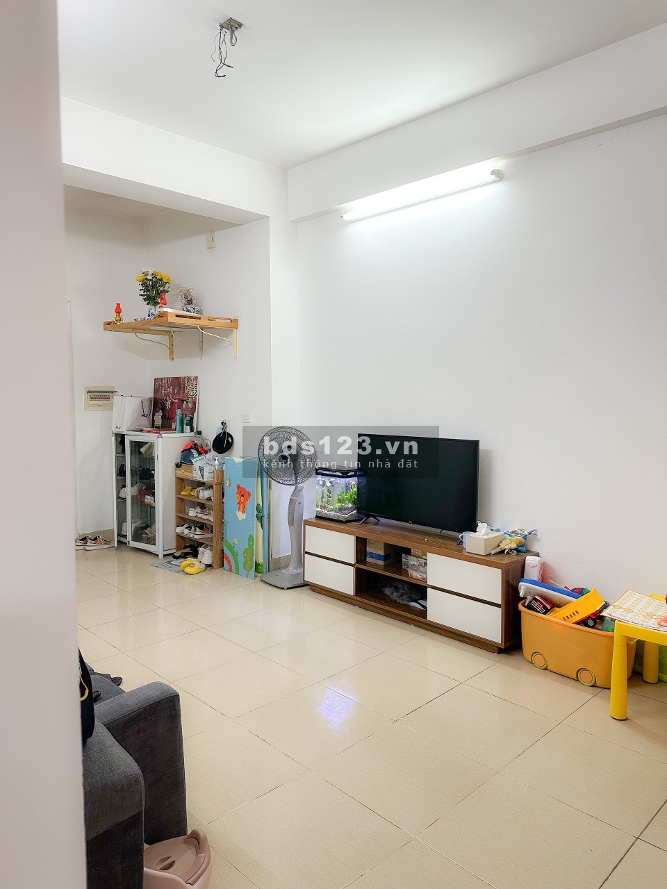 Bán căn hộ chung cư VOV Mễ Trì 2PN1WC, tầng thấp, BC Đông Nam, giá 2,2 tỷcó TL, SĐCC