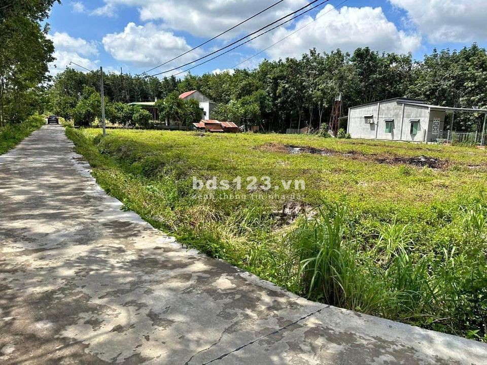Bán đất lô góc 240m², sau lưng trường THCS thị trấn Dương Minh Châu, Tây Ninh