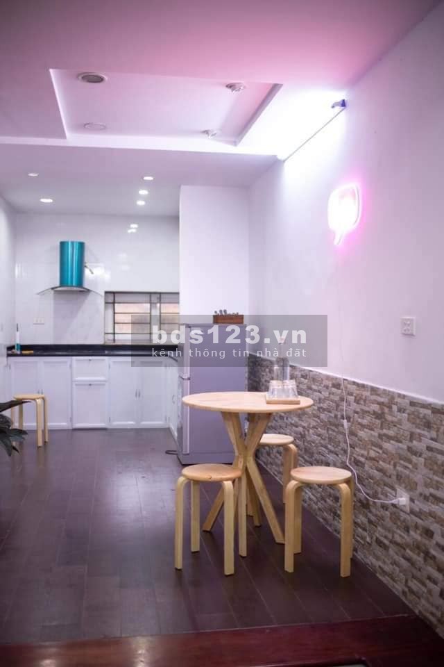 Cần bán nhà gấp Minh Khai, Hai Bà Trưng, 63m2, ô tô cách nhà 15m, giá 3 tỷ 8.