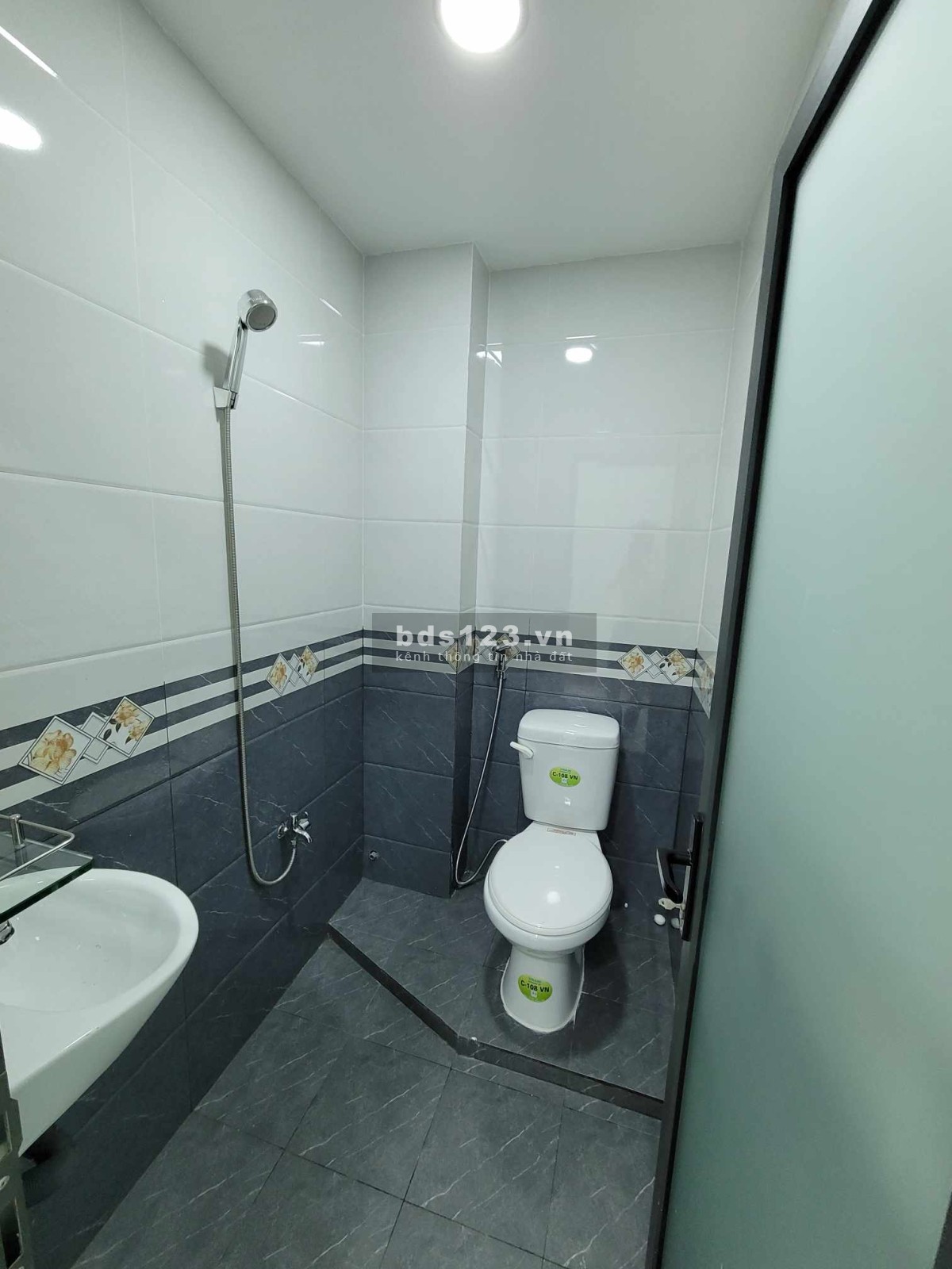 Bán nhà riêng hẻm xe hơi Đinh Tiên Hoàng, 3 tầng, giáp quận 1, Phú Nhuận giá 4,65 tỷ