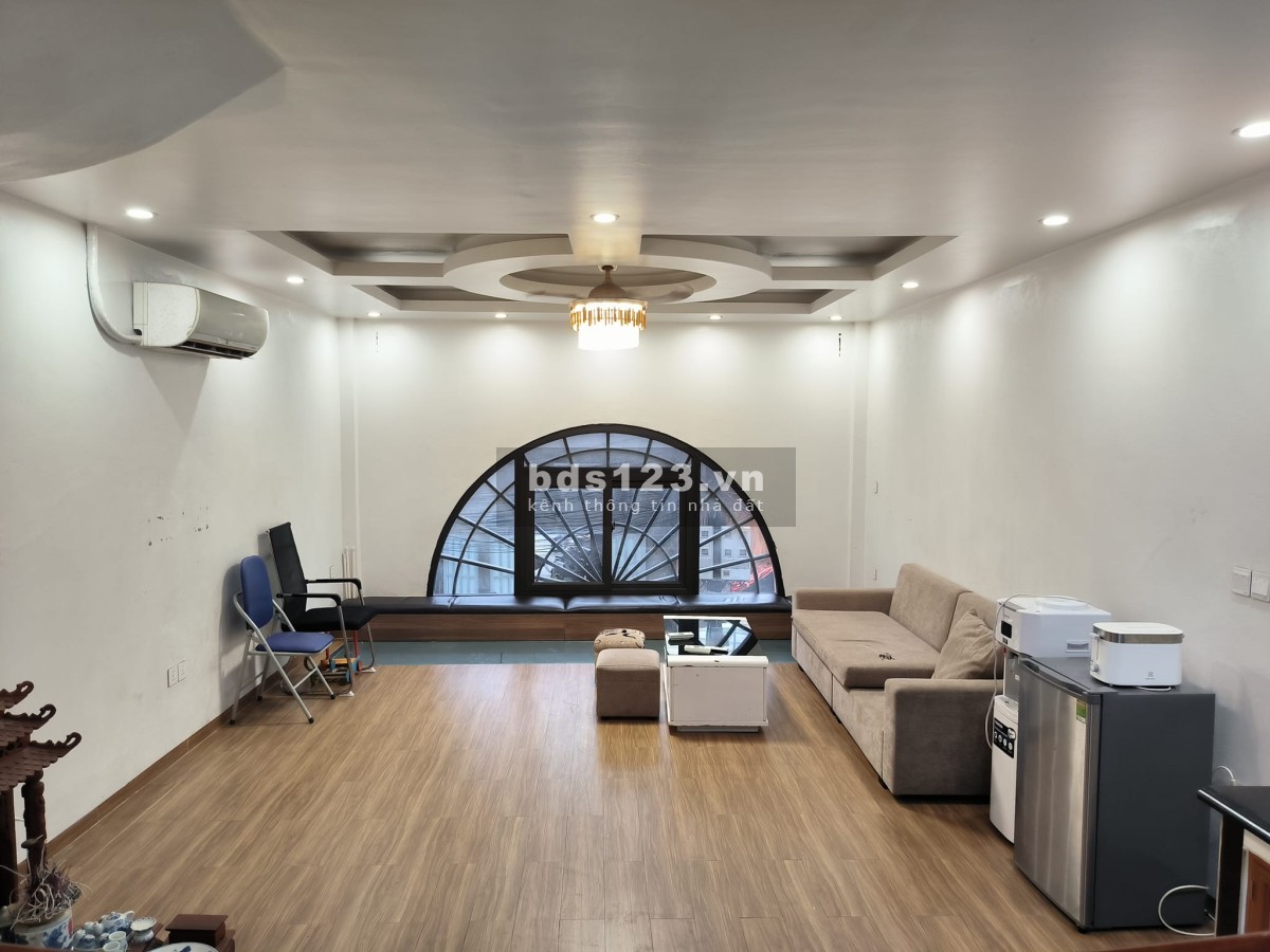 Quy hoạch ra mặt đường, Bán nhà bát khối Long Biên, 42m2, 6t mt: 4,65m, giá thỏa thuận