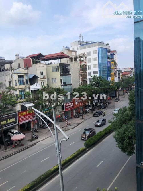 Chỉ 15,xx tỷ có ngay siêu phẩm nhà mặt tiền Nguyễn Văn Cừ, Long Biên, DT 51m² x 5 tầng, MT 5m