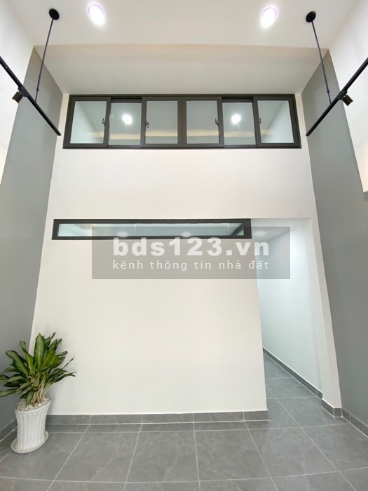 Bán nhà mới phường 15 - Tân Bình -hẻm xe hơi 1 xẹt 44m2- nhỉnh 3 tỷ