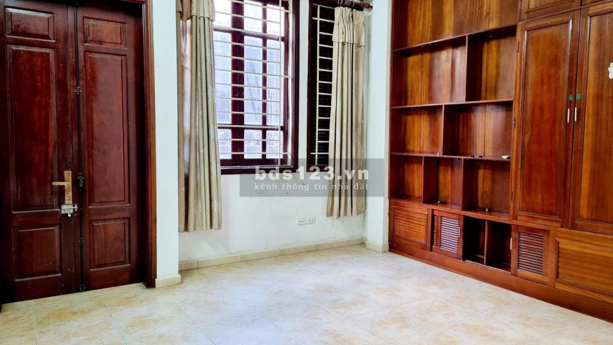 Bán nhà nhỉnh 4 tỷ, nhà phố Minh Khai, 35m , 4 tầng, 3 mặt thoáng