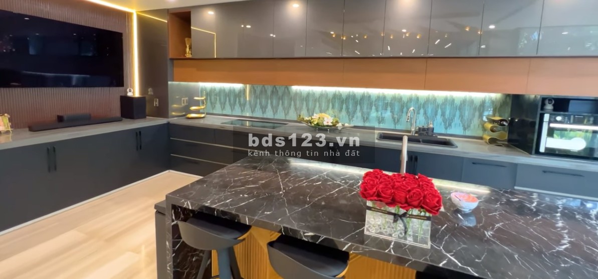 Bán biệt thự Mỹ Thái chính chủ, tứ lập nội thất cao cấp, mặt tiền đường 18, Phú Mỹ Hưng, Quận 7