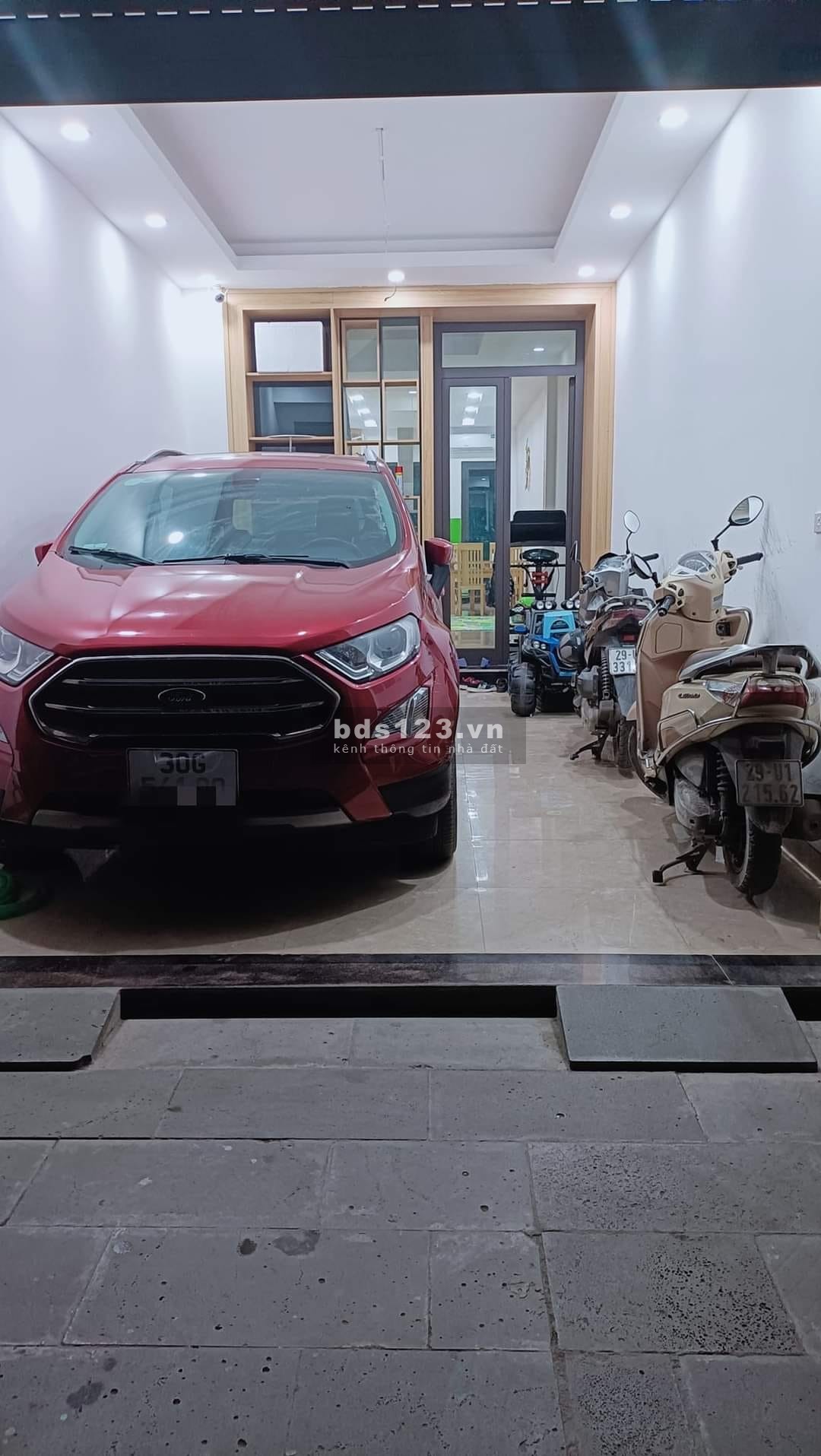Bán nhà Mỹ Đình - Nam Từ Liêm. Mặt phố Thiên Hiền. 62m x 5T .Gara ô tô. Giá 10,9 tỷ