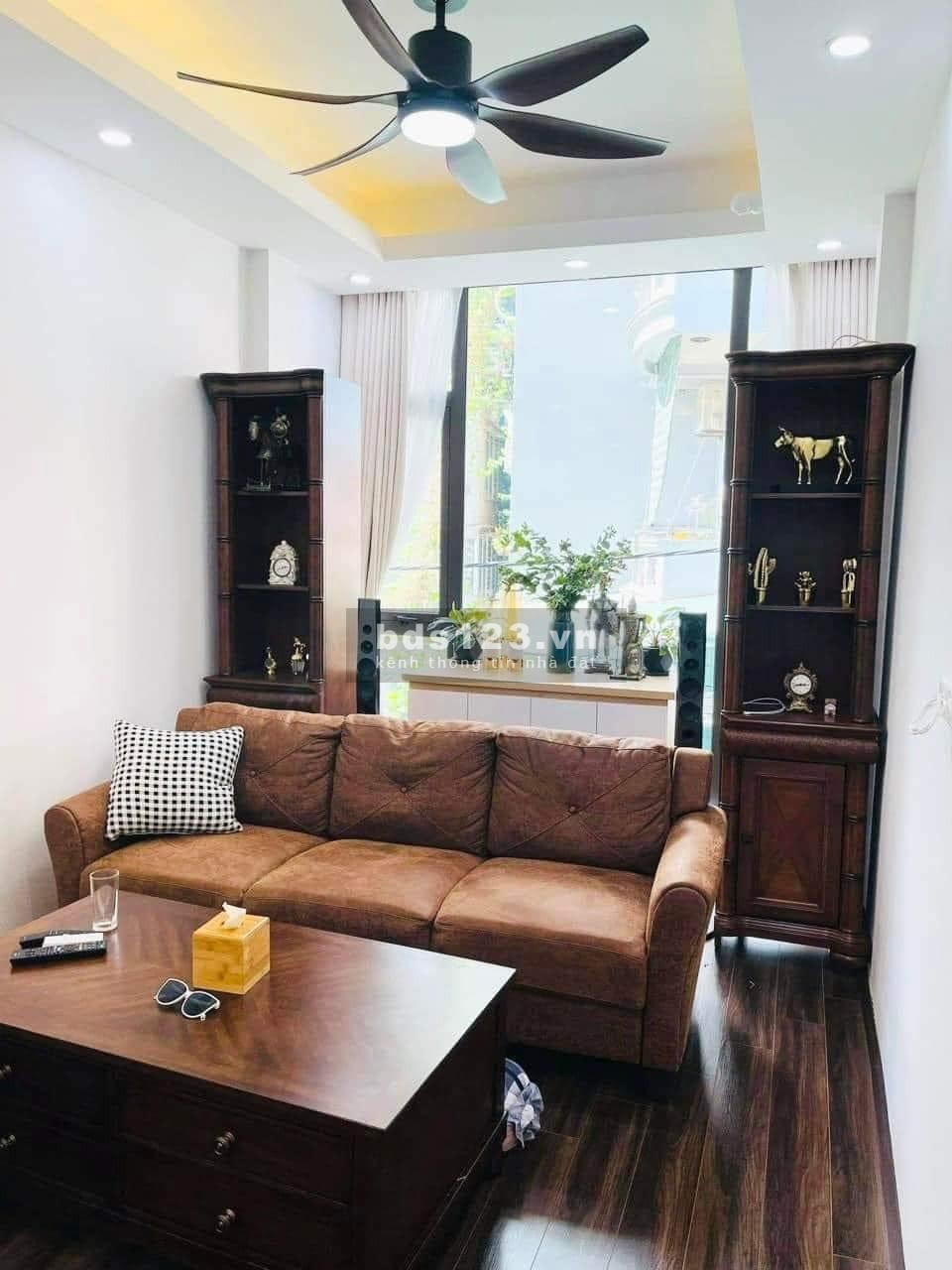 Bán nhà đẹp hiểm, hơn 4 tỷ ngay Dương Quảng Hàm