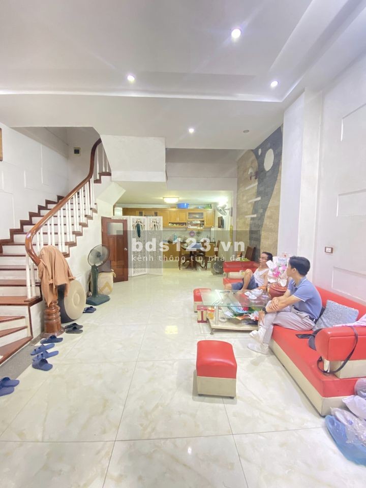 Bán nhà phố Đội Nhân, Ba Đình. Dt 58m, 5t, mt 5m, 12,6 tỷ. Vị trí trung tâm, Ô tô vào nhà, Ở sướng