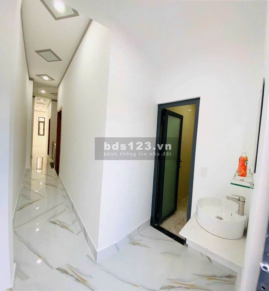 Nhà ngộp giá bán 1 tỷ 7, nằm gần Bưu Long Biên Hòa, sổ hồng riêng, đường xe hơi ra vào
