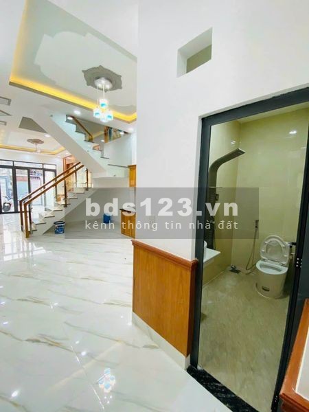 Nhà ngộp giá bán 1 tỷ 7, nằm gần Bưu Long Biên Hòa, sổ hồng riêng, đường xe hơi ra vào
