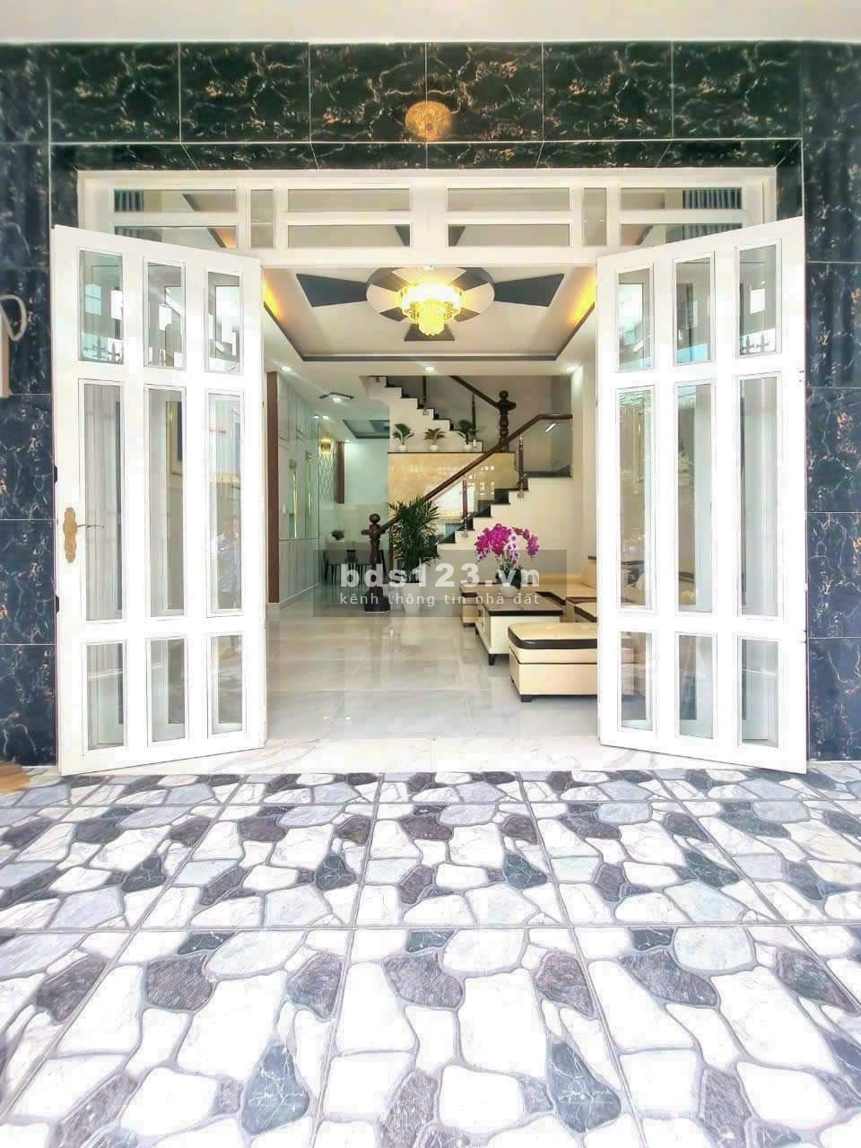 (TT Nhà Bè) Nhà mới 3 tầng 50m2, ngang 4.6m * 11m, 4pn, đường 6m, giá nhỉnh 4 tỷ