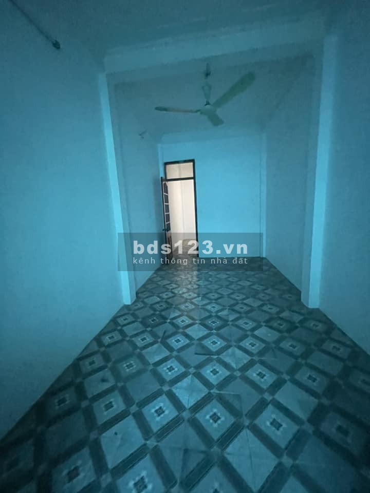Hiếm nhà 4 tầng mặt phố Quang Trung, 40m², MT 3.2m, kinh doanh sầm uất, giá chỉ 6.5 tỷ.