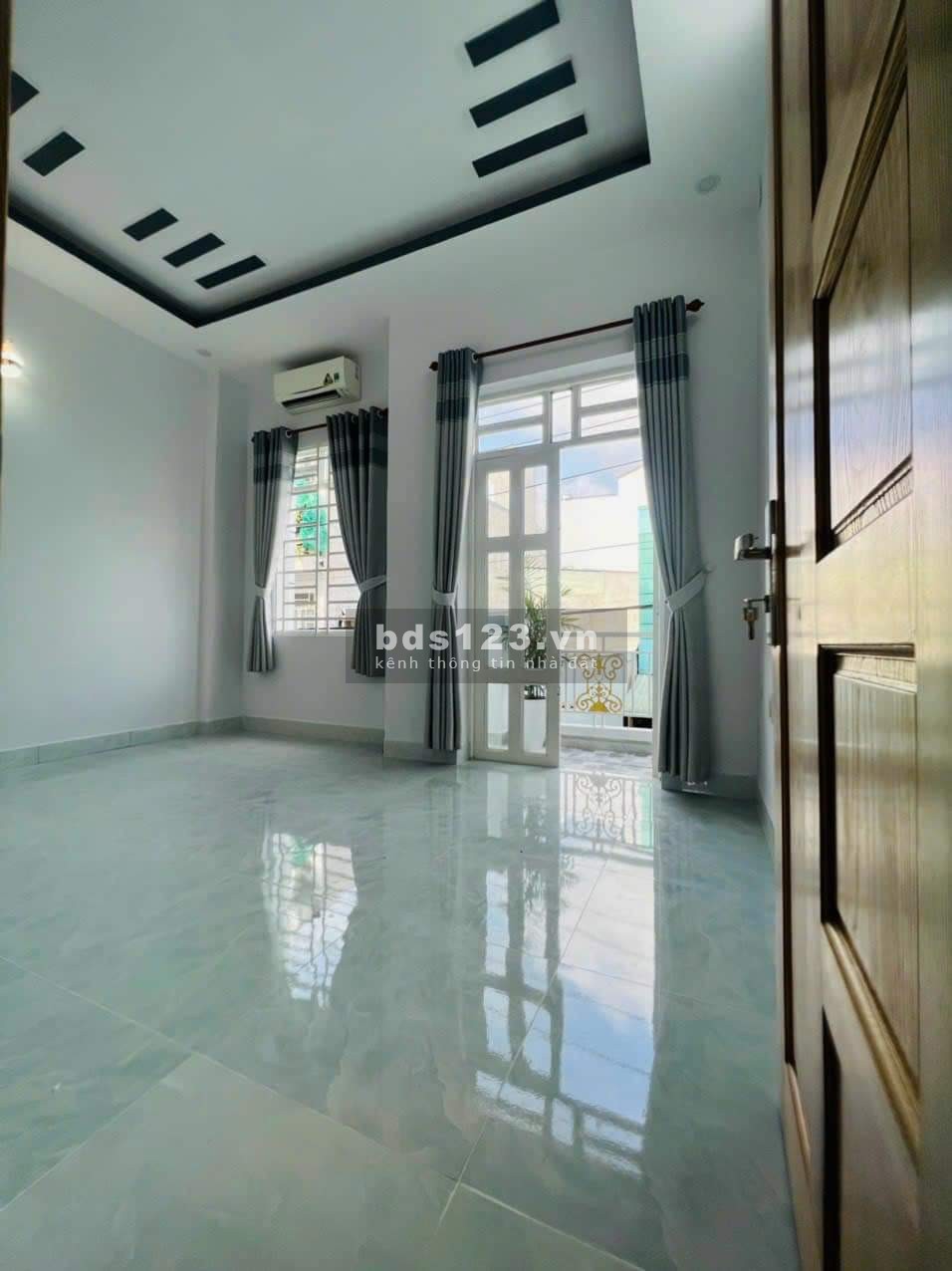 (TT Nhà Bè) Nhà mới 3 tầng 50m2, ngang 4.6m * 11m, 4pn, đường 6m, giá nhỉnh 4 tỷ