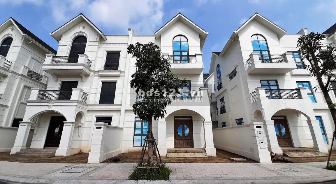 Bán biệt thự SAN HÔ view hồ Ngọc Trai giá 43.2 tỷ Vin Gia Lâm, Hà Nội (0985941715)