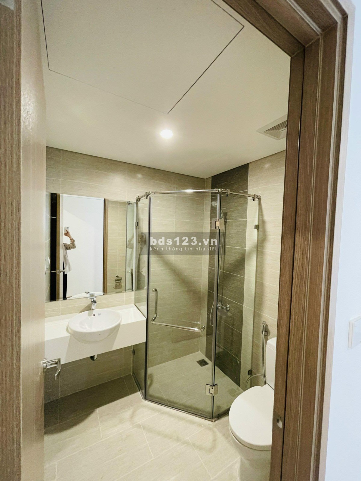 Bán căn hộ 2PN2WC tại Sakura Vinhomes Smart City nhận nhà ngay