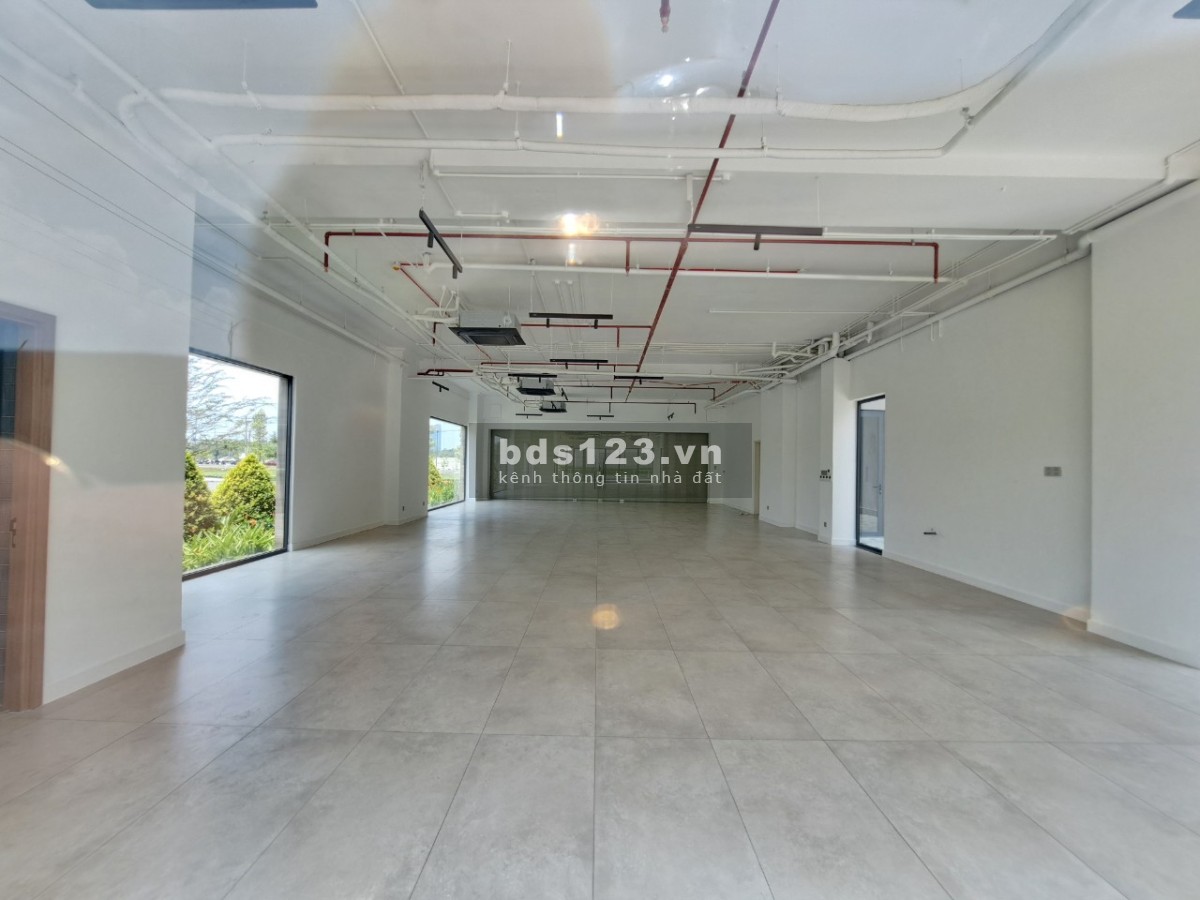 Cho thuê Shophouse Dverano giá 120 triệu khu mới, tiện ích hồ bơi đẹp