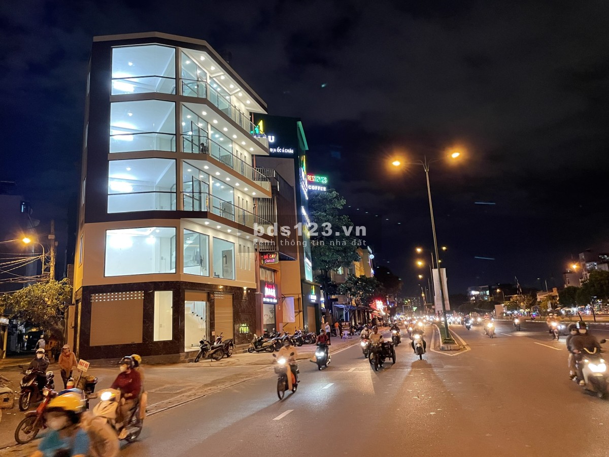 Bán nhà 3 mặt tiền Phạm Văn Đồng Phường 1 Quận Gò Vấp