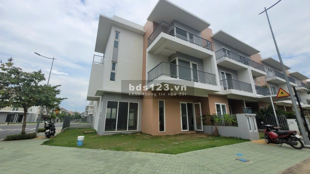 Bán nhà khu biệt thự biệt lập dragon village - 3 tầng - cực kỳ an ninh - quận 9 - chỉ 60 triệu/m2