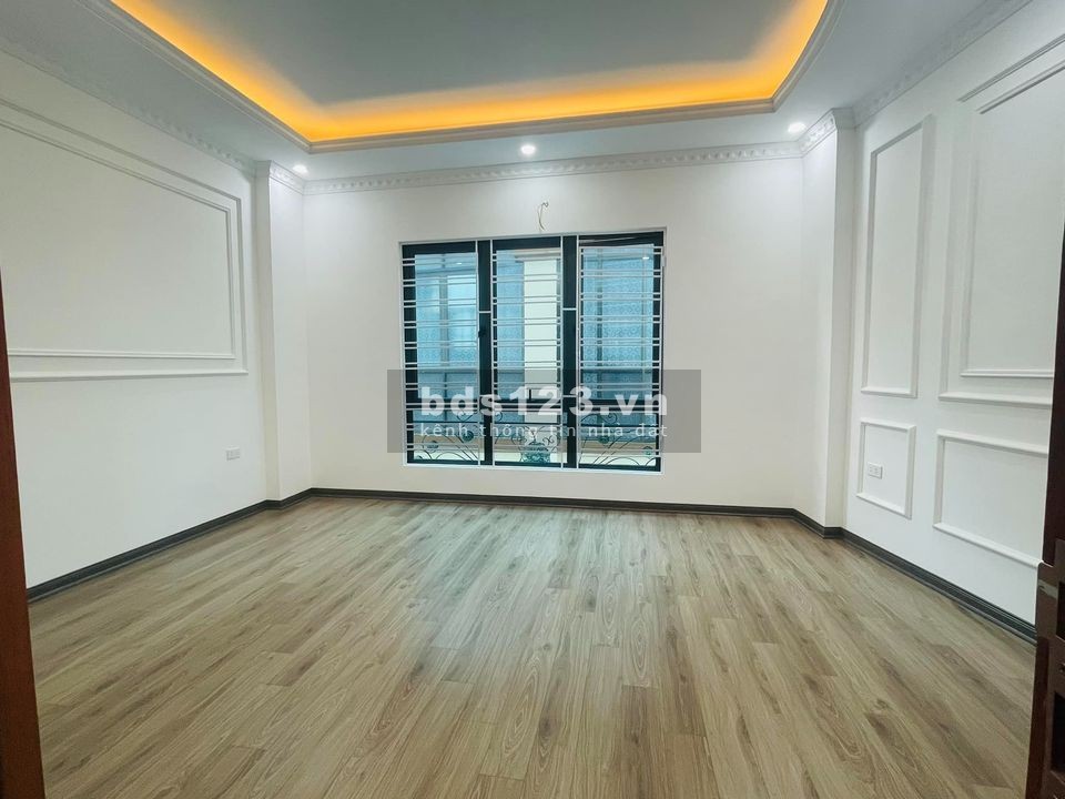 Nhà mới, giá nhỉnh 4 tỷ, tại Láng Hạ, quận Ba Đình, diện tích 40m2.