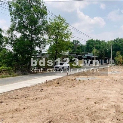 Chính chủ cần bán đất trung tâm thị xã Châu Pha