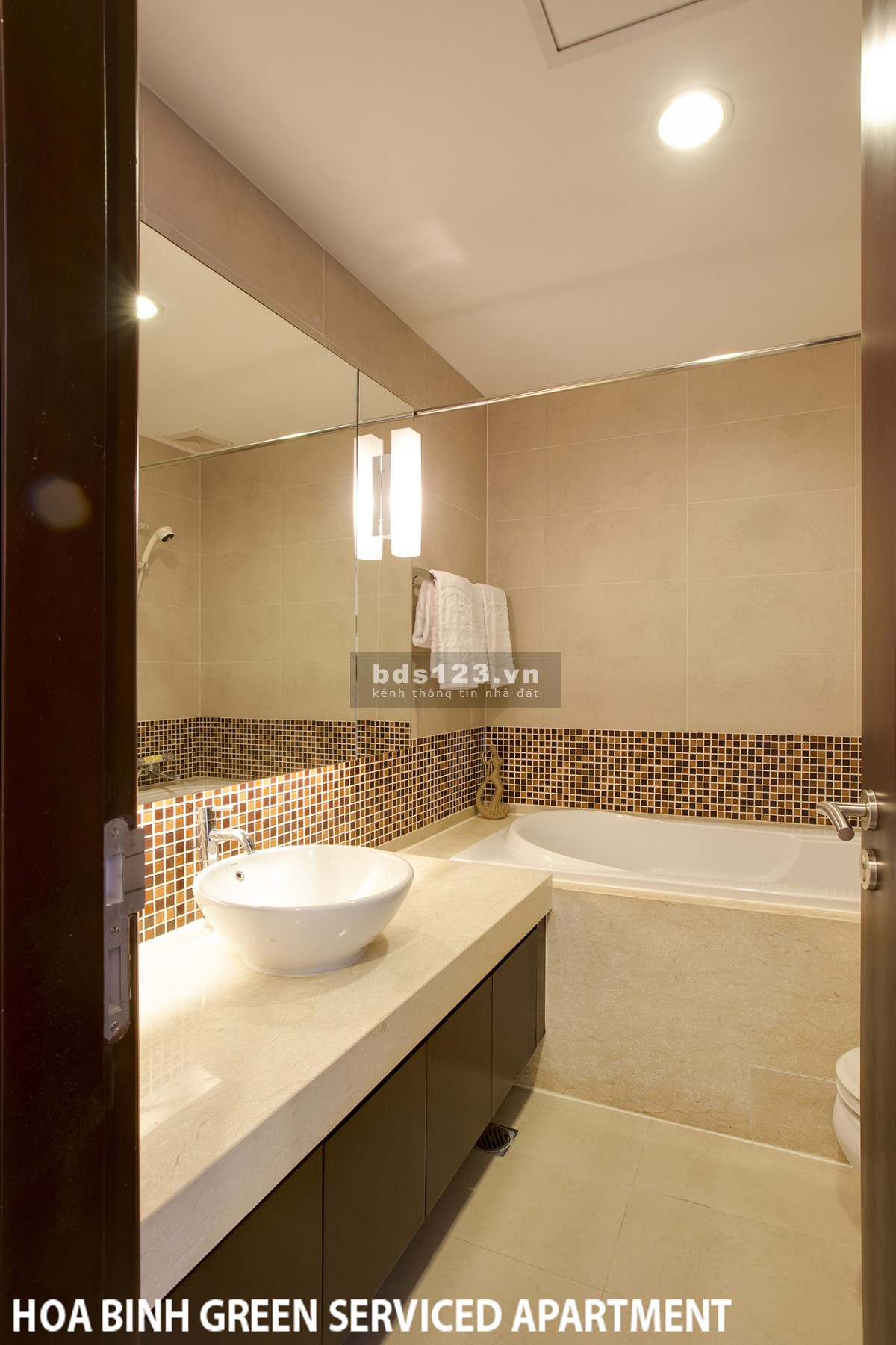 Chính chủ bán căn hộ tại Hòa Bình Green 376 đường Bưởi 70 M2 - 3.1 tỷ