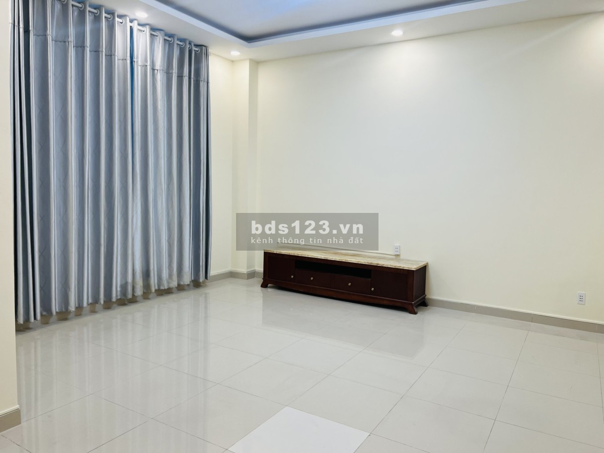 Gia đình bán căn biệt thự nam viên 7*18m ngay công viên hoa anh đào