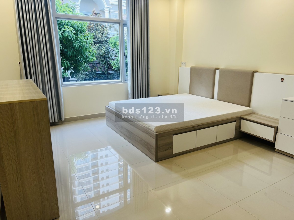 Gia đình bán căn biệt thự nam viên 7*18m ngay công viên hoa anh đào