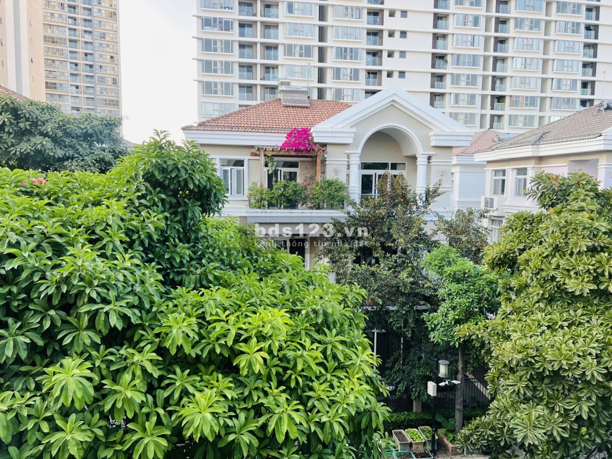 Gia đình bán căn biệt thự nam viên 7*18m ngay công viên hoa anh đào
