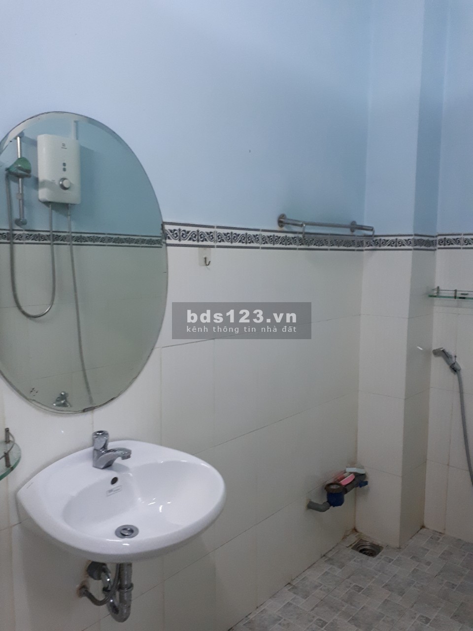 CHO THUÊ PHÒNG TRỌ 30m2 NGAY VẠN HẠNH MALL Q.10 - NỘI THẤT CƠ BẢN, CÓ BAN CÔNG, KHU DÂN CƯ AN NINH