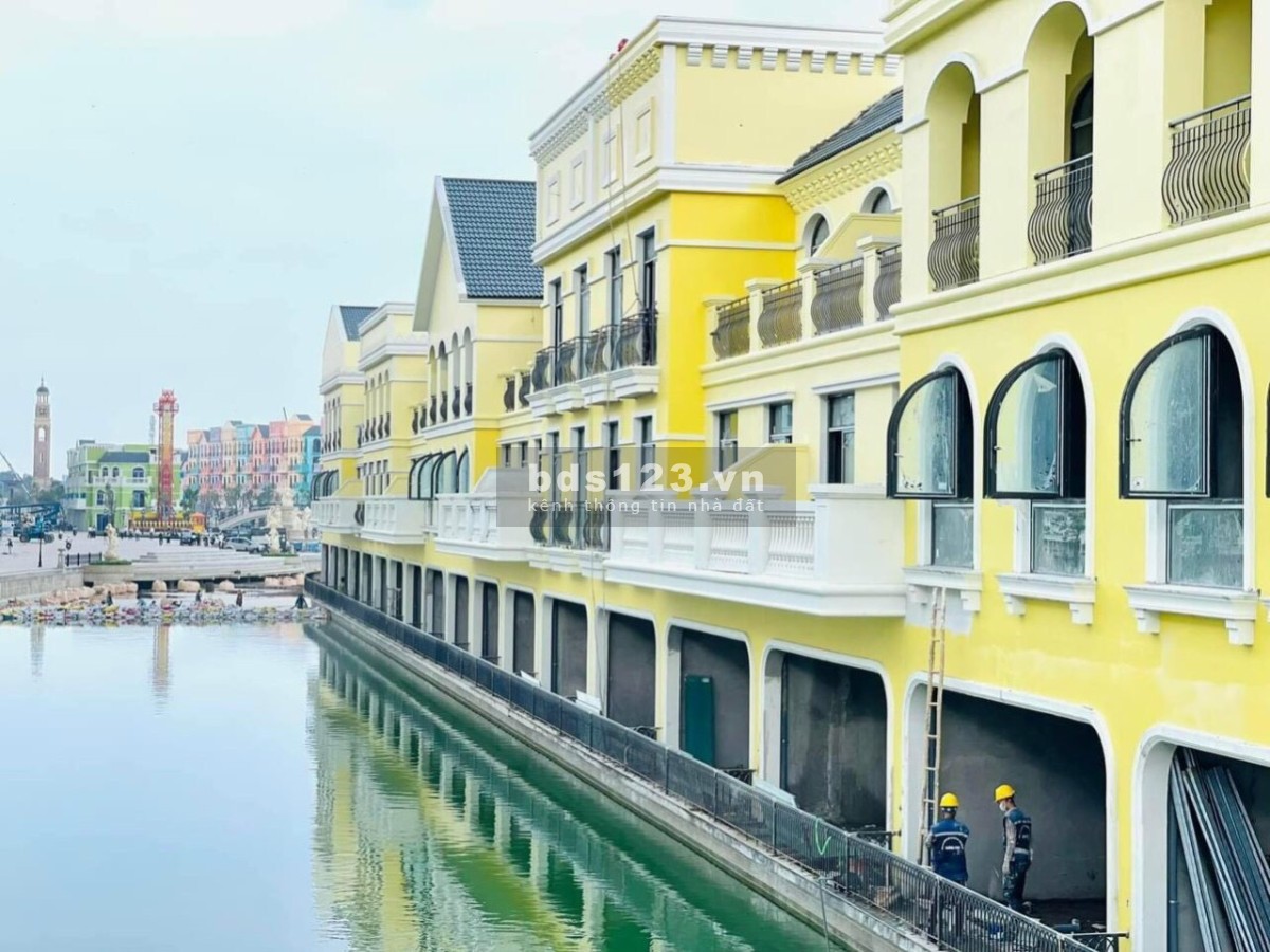 Cho thuê miễn phí 2 năm, căn Shophouse 2 mặt tiền đã hoàn thiện tầng 1 tại Mega Grand World Hà Nội
