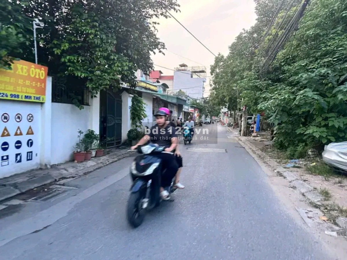 Bán đất Ngọc Trì 68m, mặt tiền 4.3m, giá 3 tỷ. Ngõ ô tô, Phân lô ô tô đỗ cổng, khu vực phát triển